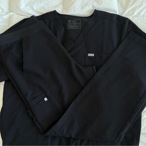 Figs Men's Charcoal Shirt and Pants Scubs Set